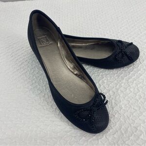 Material Girl Elegant Black Flats with Sequin Bow Size 8